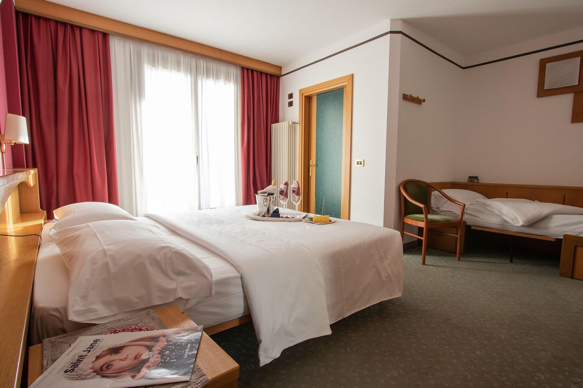 Hotel Santanton ボルミオ エクステリア 写真