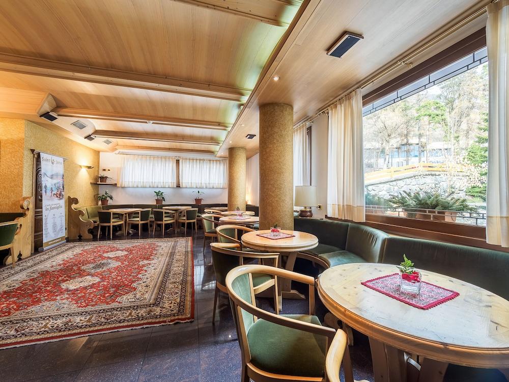 Hotel Santanton ボルミオ エクステリア 写真