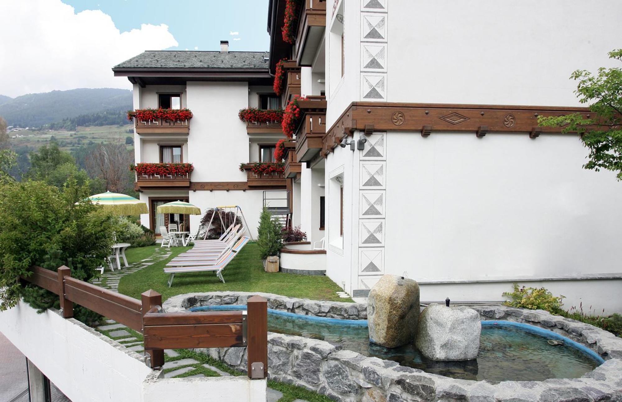 Hotel Santanton ボルミオ エクステリア 写真
