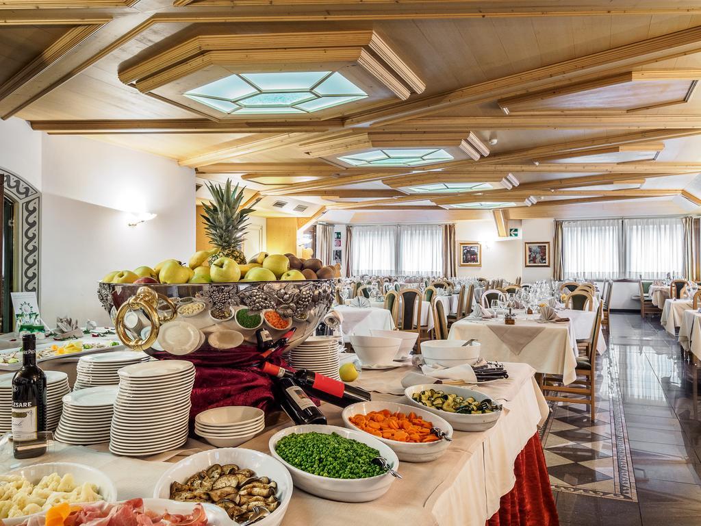 Hotel Santanton ボルミオ エクステリア 写真