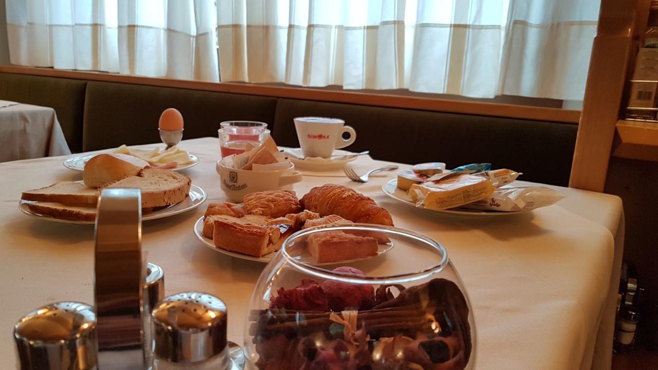 Hotel Santanton ボルミオ エクステリア 写真